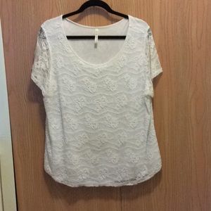 Top white Lacey